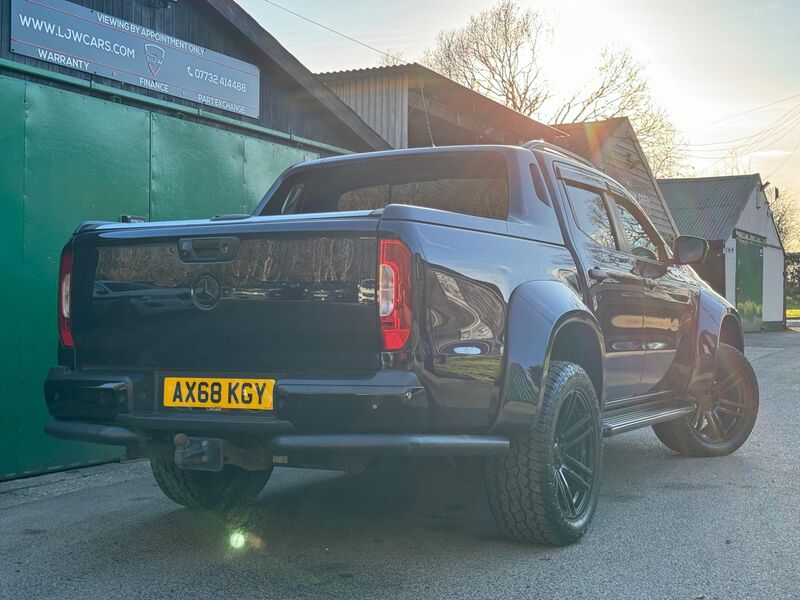 MERCEDES-BENZ X CLASS