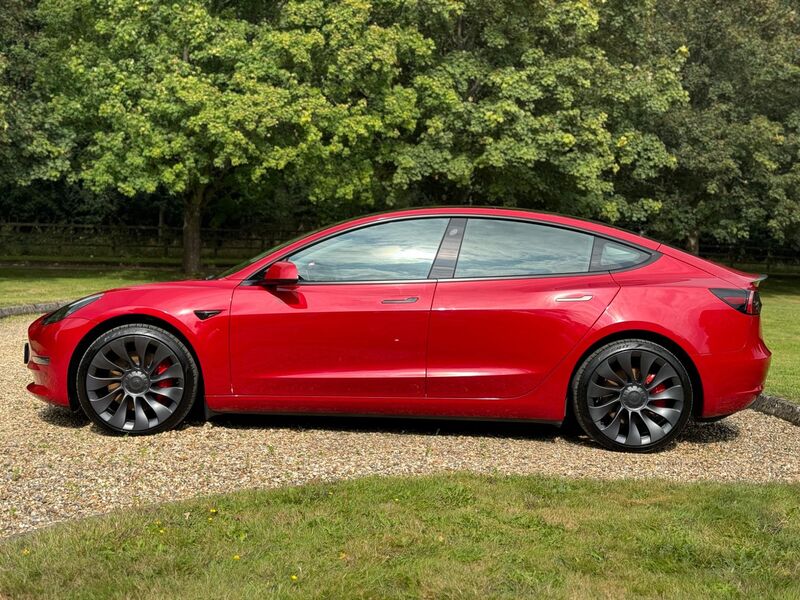 TESLA MODEL 3