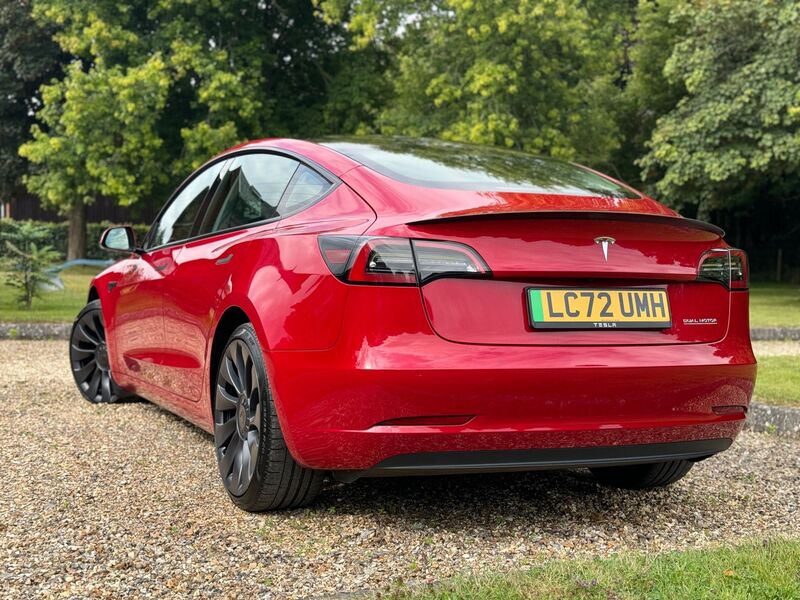 TESLA MODEL 3