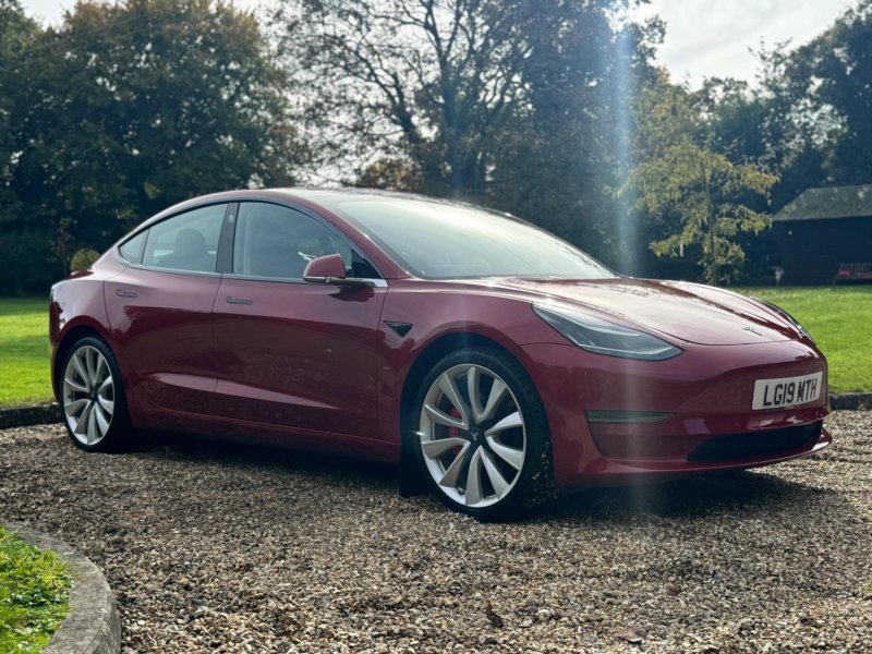 TESLA MODEL 3