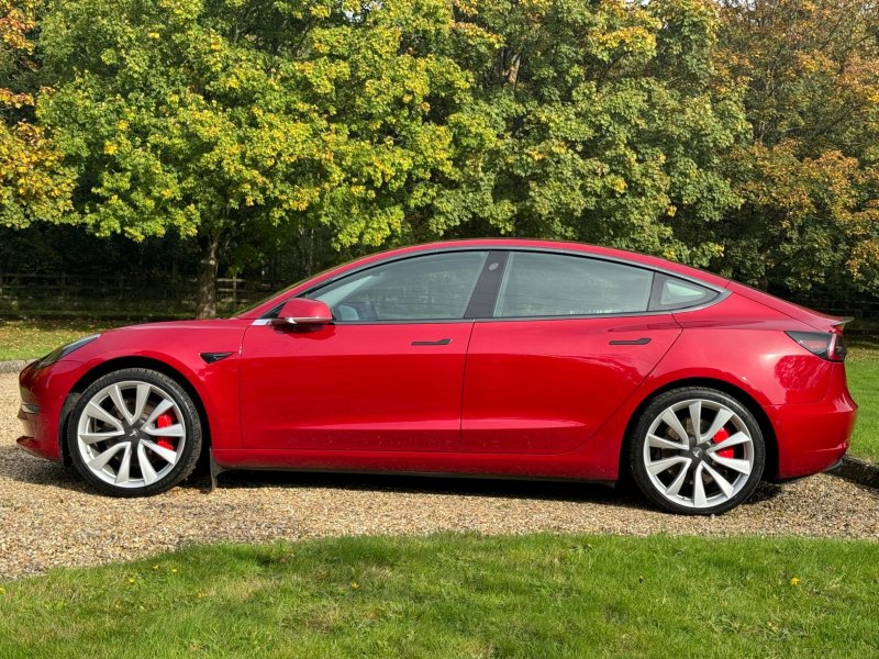 TESLA MODEL 3
