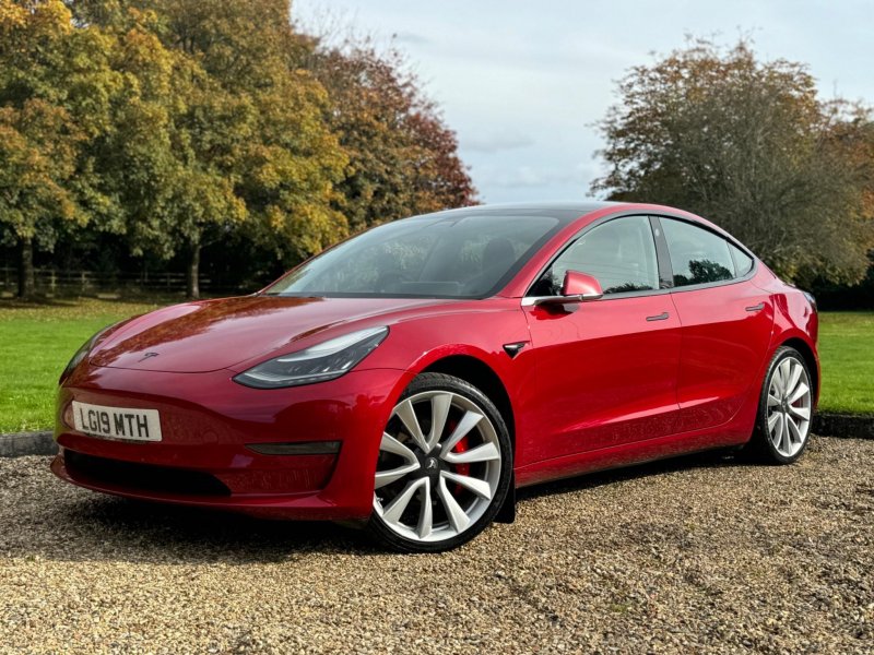 TESLA MODEL 3