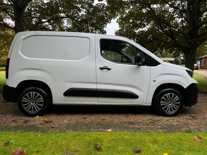 PEUGEOT PARTNER
