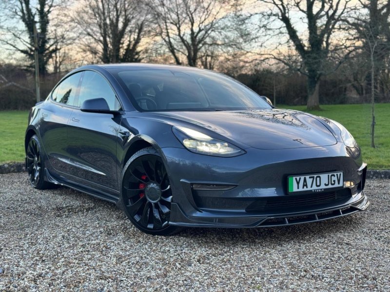 TESLA MODEL 3