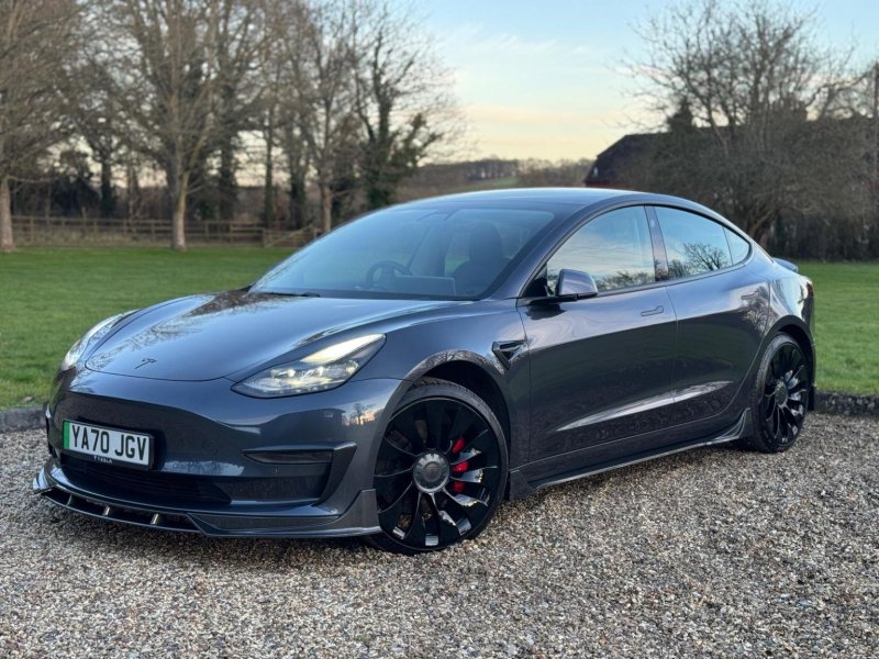 TESLA MODEL 3