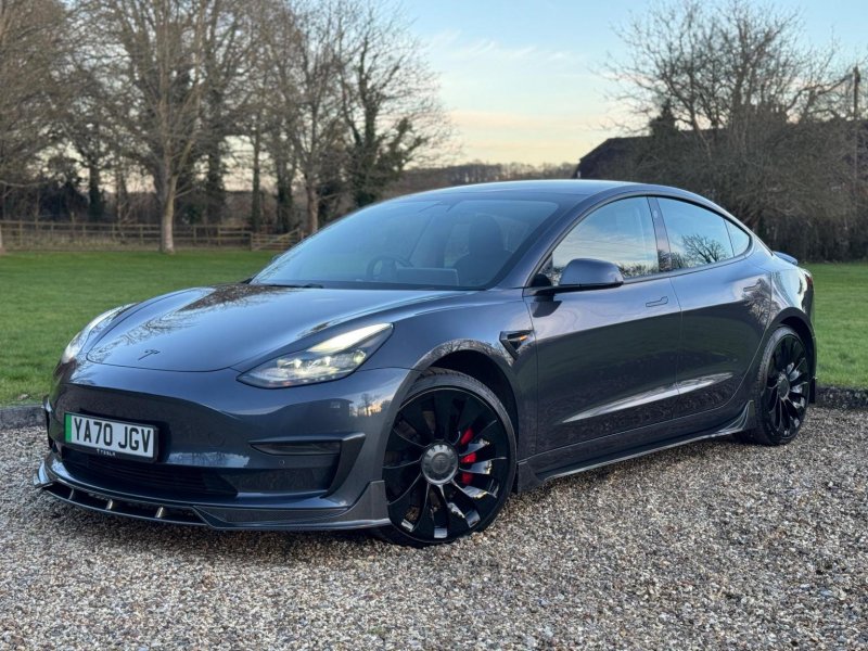 TESLA MODEL 3