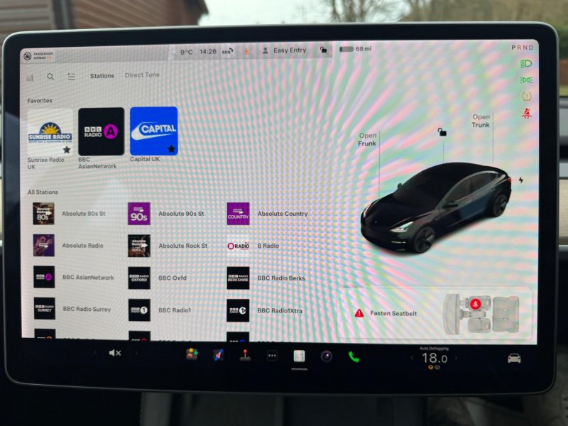 TESLA MODEL 3