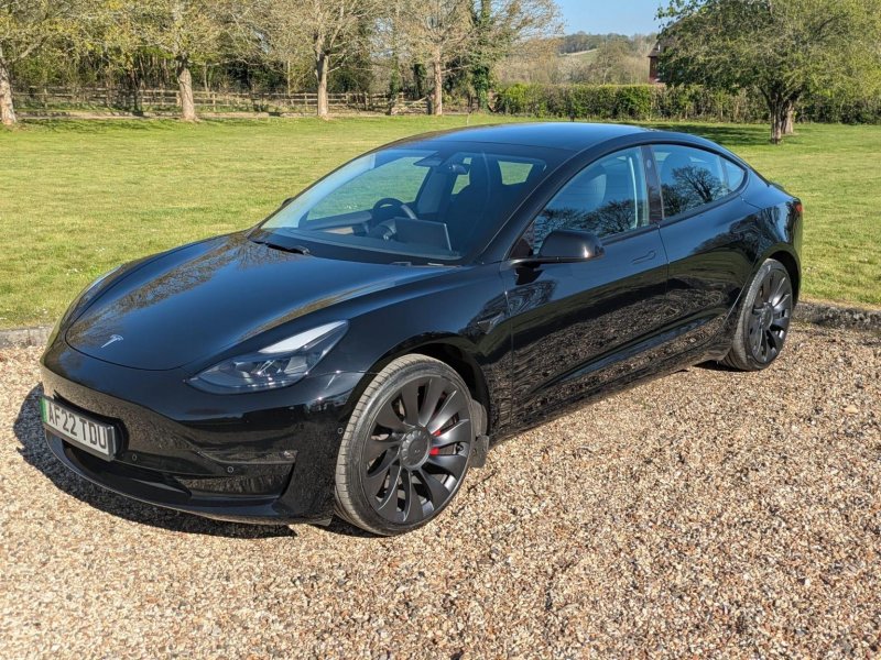 TESLA MODEL 3