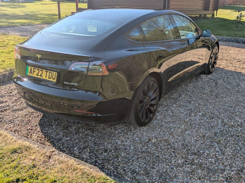TESLA MODEL 3