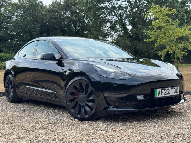 TESLA MODEL 3