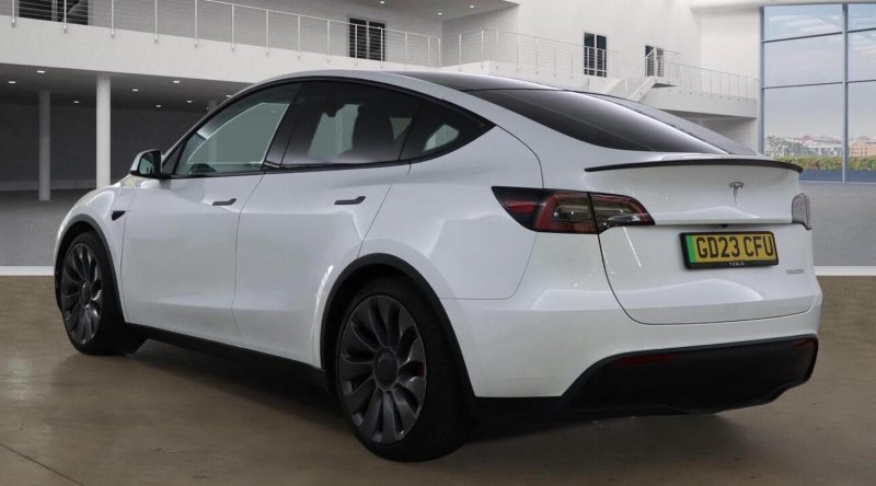 TESLA MODEL Y