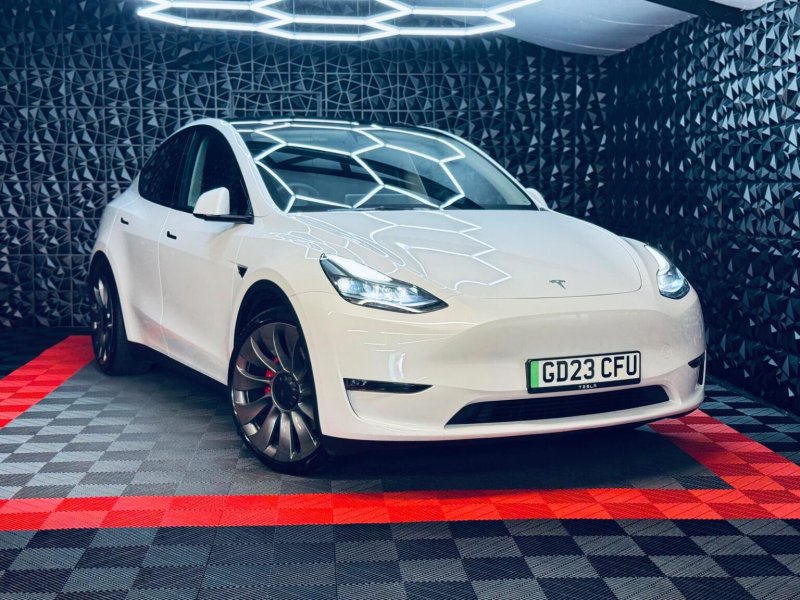 TESLA MODEL Y