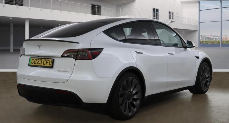 TESLA MODEL Y